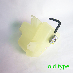 Serbatoio di Espansione Radiatore Raffreddamento Motore SA00-15-350M1 per Haima 7 <span class=keywords><strong>SAO</strong></span> 2001-2004 2.3L - Product Image 1