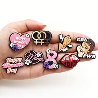 Logo personnalisé 38 sabot jour de la femme fleur 3D Anime décorations accessoires PVC chaussures de créateurs breloques