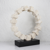 Sculpture circulaire en travertin emboîtable, statue géométrique en pierre en forme d'anneau, base en marbre beige, faite à la main, moderne, de luxe, pour table