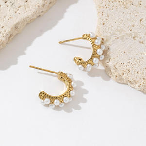 Pendientes de moda 2025 de acero inoxidable PVD 18K oro grueso redondo abierto brazalete Stud perla fresca medio círculo aro señoras CC pendientes - Product Image 5