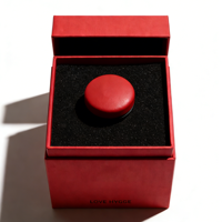 GoTop Vente en gros Boîtes rigides en papier d'art rouge clair de luxe avec logo personnalisé en relief, utilisées pour l'emballage de parfums de voiture