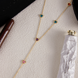 Collana a Y J&D in Acciaio Inossidabile Placcato Oro 16K con Cuore Classico Moderno e Zirconi Colorati - Product Image 4