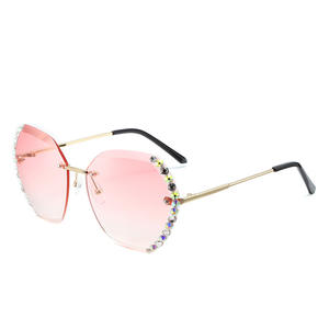 Gafas de sol elegantes sin montura para mujer, lentes de resina UV400, bordes con corte de diamante, CH005-C1, gafas de sol de moda - Product Image 5