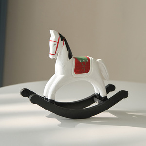 Cheval à bascule en bois, ornement de bureau, rouge, blanc, vert, style européen vintage, modèle pour salon, bureau, cave à vin - Product Image 3