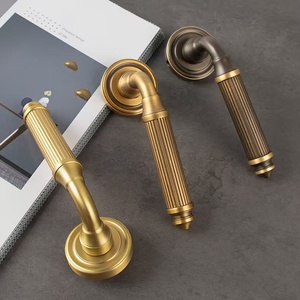 Poignée de porte intérieure moderne en laiton robuste avec bouton de verrouillage, ensemble de poignées de porte de luxe pour chambre à coucher - Product Image 2