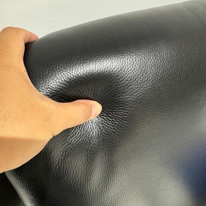 现代简约特大号实木床架，软皮泡沫和织物家居卧室使用 - Product Image 5