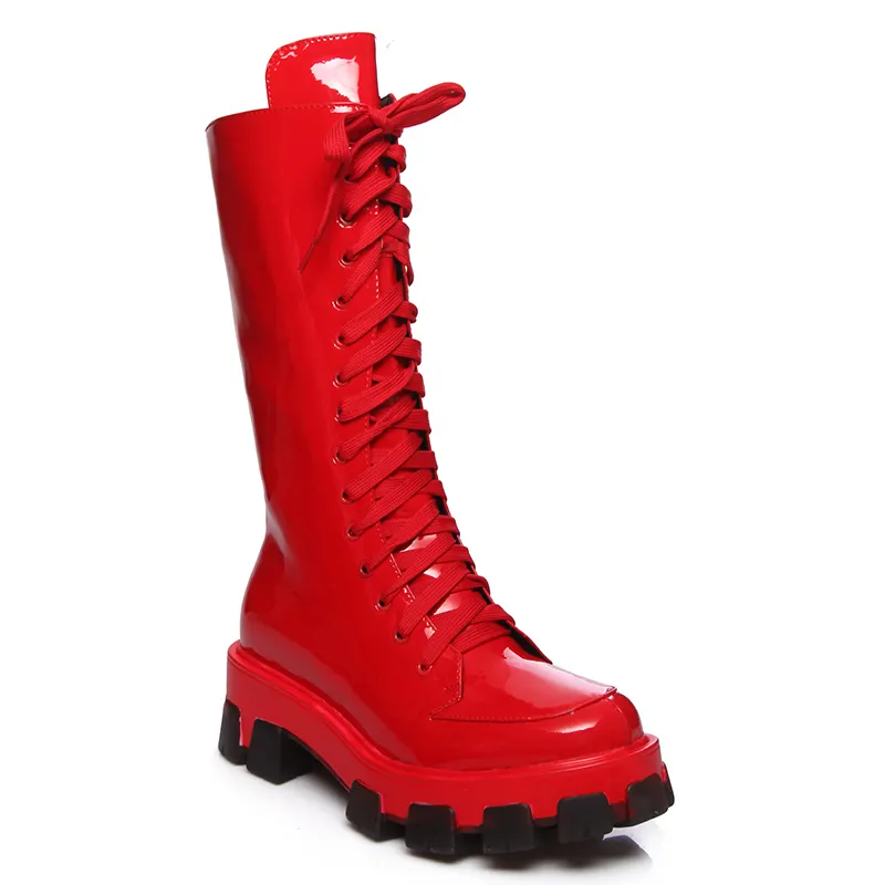 WETKISS OEM Sokak Giyim Patent deri ayakkabı Lateks Çizmeler Moda Motosiklet Platform Çizmeler Lace Up Med buzağı Çizmeler Kadınlar için