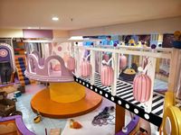 Vergnügungsgeräte Handgefertigte Holztische Rollenspielhaus Sandkasten Indoor-Spielplatz Anbieter Soft-Play-Sets