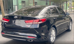 Hyundai Kia <span class=keywords><strong>K5</strong></span> d'occasion 2016 2.0L Automatique GL 161CV 5 places Essence Berline Compacte Pas Cher Marque Chinoise Boîte Auto 6 Vitesses Traction Avant - Product Image 4