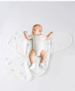 <span class=keywords><strong>Gigoteuse</strong></span> pour bébé en bambou certifiée OEKO-TEX <span class=keywords><strong>personnalisable</strong></span> avec velcro silencieux, idéale pour éviter les réflexes de surprise et faciliter le change de couches - Product Image 5