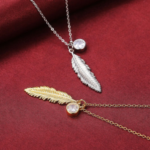 Collana con Piume in Stile Vintage per Donne - Product Image 3