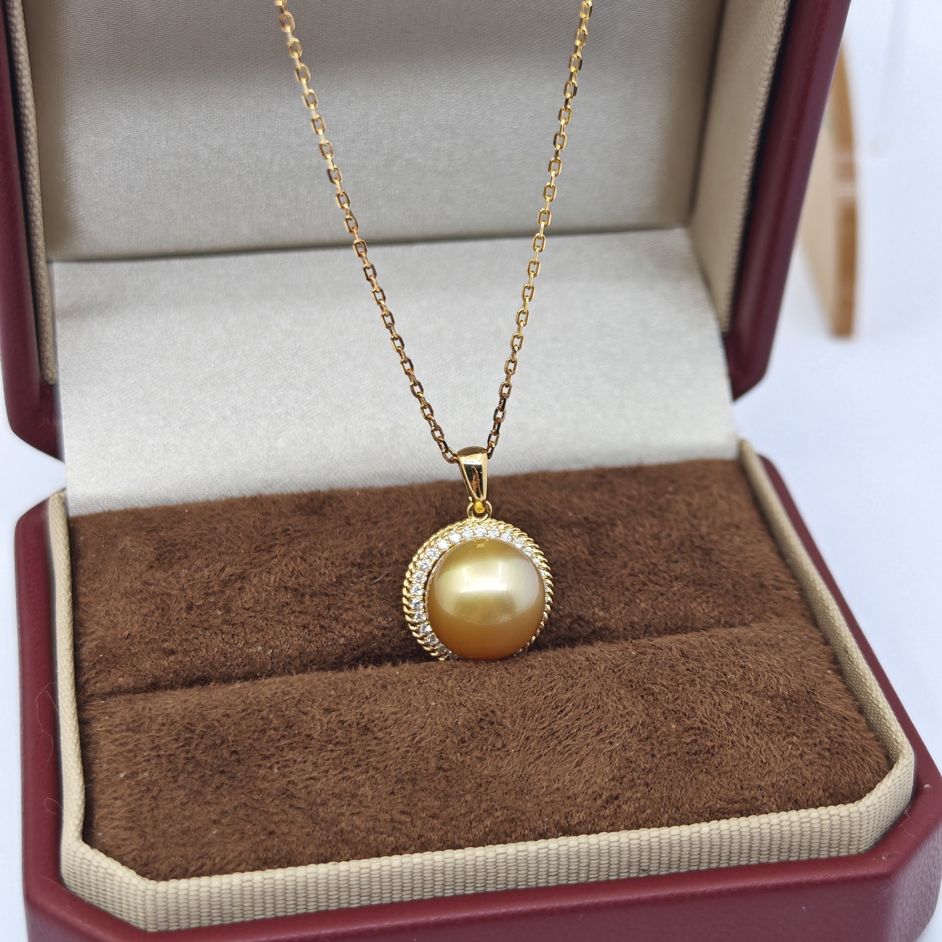 สีเหลือง