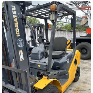 Montacargas Diésel Komatsu FD30 de 3 Toneladas de Segunda Mano de Alta Calidad con Mástil de Tres Etapas Sin Fugas de Aceite - Product Image 1