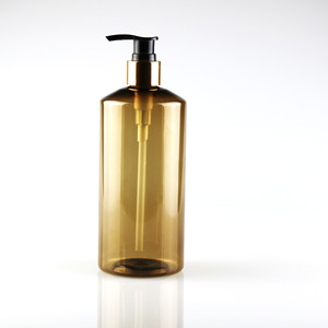 Bouteille PET Boston avec pompe, design à épaule inclinée, pour soins corporels, <span class=keywords><strong>shampoing</strong></span>, gel douche, lotion, personnalisable 500ml - Product Image 1