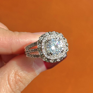 Anello Nuziale alla Moda, Gioiello da Dito per Donne, Design Elegante per Cerimonie - Product Image 4