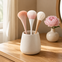 Pinceau à poudre professionnel Iriswigs extra large en poils synthétiques, super doux et moelleux, pour le maquillage du visage, la poudre libre, le blush, le bronzer et la fixation.