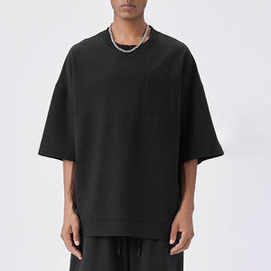 T-shirts noirs à épaules tombantes de conception OEM pour hommes, vente en gros, t-shirt personnalisé de haute qualité, petite poche, 100% coton - Product Image 1