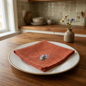 Serviette en coton avec broderie florale |   Serviette de table en coton texturé orange rouille |   Serviette de table haut de gamme pour la maison - Product Image 2