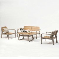 Ensemble de salon et table en bois-plastique moderne, léger, durable et imperméable pour l'extérieur, idéal pour les espaces commerciaux, les événements et les jardins de détente.