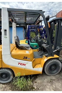 Chariot élévateur diesel d'occasion TCM FD25 2,5 tonnes, moteur Isuzu d'origine japonaise, mât de 3 m, vente directe usine pour le chargement en entrepôt - Product Image 5