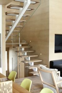 <span class=keywords><strong>Escalier</strong></span> personnalisé moderne en acier au carbone mono poutre en bois de hêtre et chêne <span class=keywords><strong>Escalier</strong></span> d'intérieur Design pour maisons - Product Image 3