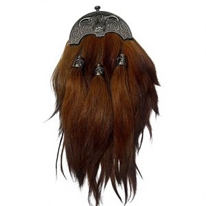 Sacoche sporran traditionnelle en cuir fait main pour hommes, accessoires écossais pour kilt et tenue des Highlands, pour événements formels. - Product Image 1