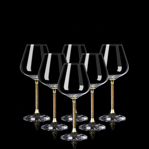 <span class=keywords><strong>Verre</strong></span> à <span class=keywords><strong>vin</strong></span> de luxe de 600ml avec support en cristal de diamant tige dorée ou argentée <span class=keywords><strong>jolie</strong></span> tasse à <span class=keywords><strong>vin</strong></span> en cristal - Product Image 6