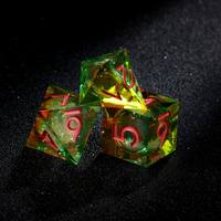Jeu de dés en résine à bords nettes et transparents avec cœur liquide à paillettes mobiles, polyédriques, pour TTRPG et jeux de rôle de table