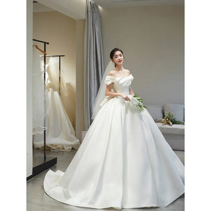 Off-Shoulder Satin Wedding Dress White Floor-Length With Train Natural Waistline Sweetheart Neckline Spring Style - Product Image 3