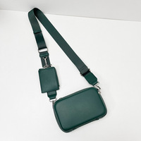 Sac à bandoulière pour femme en cuir PU tendance, petit format, avec porte-cartes, logo en relief, sac plat personnalisé, étui rigide, sac à bandoulière BA1