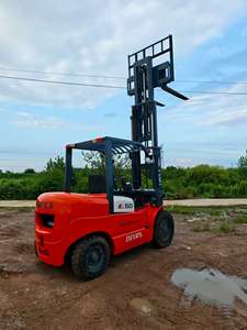 HELI K50 5 Ton Diesel Forklift 4x4 Wheel Drive 3m Hauteur de levage Excellente condition de fonctionnement Haut - Product Image 2