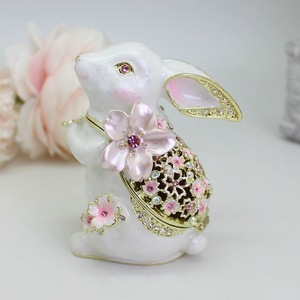 SHINNYGIFTS Scatola Portagioie Decorativa Unica con Cerniera, Dipinta a Mano, in Metallo Placcato Oro, Smaltata, Stile Coniglio Carino, con Cristalli Brillanti - Product Image 6