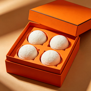 Caja de regalo de bombas de baño hechas a mano con tapa y base premium, personalizadas con logotipo en lámina dorada, con inserto de EVA. - Product Image 2