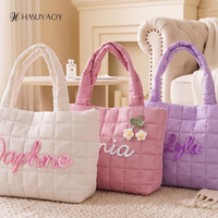 Sacs fourre-tout en nylon matelassés personnalisés en chenille avec lettres, fermeture éclair, broderie, design portable - Vente en gros OEM Monogramme Nom