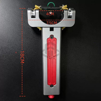 Slingshot de précision léger en aluminium usiné CNC avec bouton rouge et fixation de chargeur pour le tir sur cible