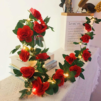 Leuchtende Seidenrosen-Girlande mit Biegbarer LED-Lichterkette Romantisch Lebensecht für Hochzeiten Valentinstag Dekorative Beleuchtung
