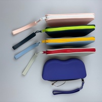 Étui de rangement en silicone pour lunettes de soleil, anti-poussière, à suspendre, mignon, motif dessin animé, mini pochette en silicone pour pièces de monnaie et lunettes