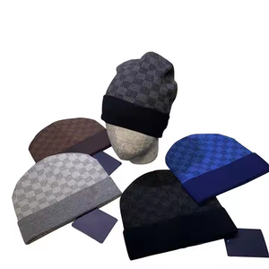 Nuevo Gorro de Invierno de Lujo ZT 2026, Gorro de Punto Jacquard para Otoño e Invierno, Gorro de Lana de Diseño Reversible Multifuncional y Cálido - Product Image 2