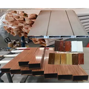 Extrusión de panel de pared de grano de madera de aluminio 6063, perfil de aluminio de grano de madera Perfiles de aluminio Grano de madera para revestimiento exterior