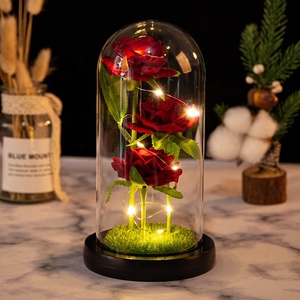 Regalo di <span class=keywords><strong>Natale</strong></span> e San Valentino Tre Rose Finte Sotto Campana di Vetro con Luce a <span class=keywords><strong>LED</strong></span> Decorativa - Product Image 2