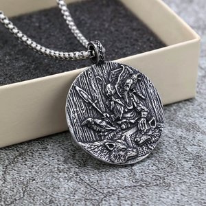Colgante Unisex Vintage de Acero Inoxidable, Collar con Doble Cara de Dios Vikingo Odín, Joyería con Temática Animal para Regalo - Product Image 1
