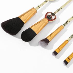 2025 Hot 5PCs Marvel Spider-Man Anime Brush Gold Handle Pinceles de <span class=keywords><strong>maquillaje</strong></span> Cepillo cosmético profesional Regalo - Product Image 6