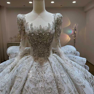 ชุดแต่งงานทรงบอลกาวน์สีไอวอรี่ ประดับลูกปัดเลื่อมสวยงาม พร้อมผ้าลูกไม้ซีทรูเว้าลึกและเปิดหลัง รุ่น Lsjj111 - Product Image 4