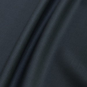 Tessuto per Abiti in Lana Lucidato a Mano con Bordi Rifiniti e Intreccio Fine per Abbigliamento da Lavoro e da Esposizione - Product Image 1