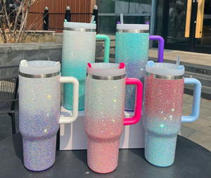 Nouvelle Gourde Sportive Isotherme Portable en Acier Inoxydable Grande Capacité avec Paille et Design Élancé pour Activités de Plein Air - Product Image 1