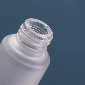Zhejiang Ningbo Etiqueta Privada 20/30/50ml botella de Spray de vidrio transparente esmerilado para Perfume tónico <span class=keywords><strong>limpiador</strong></span> <span class=keywords><strong>Facial</strong></span> bomba rociador - Product Image 4