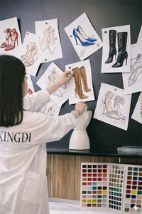 Nuovi Arrivi del Produttore: Eleganti e Versatili Tacchi a Spillo Medi in Vera Pelle, Colore Nero, Punta Affusolata - Product Image 5