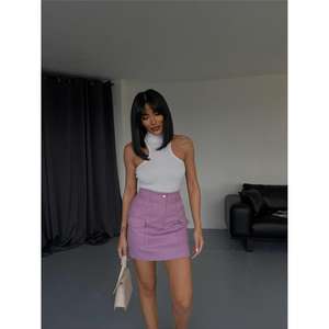 Jupe courte taille empire en gabardine lilas avec détail de poche brodée, style vintage, taille XS, en tissu denim tricoté en coton, logo personnalisé - Product Image 1