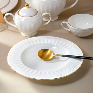 YAYU Service de table en porcelaine de luxe de style occidental avec bordure dorée, <span class=keywords><strong>vaisselle</strong></span> en porcelaine blanche, ensemble de bols, ensemble de <span class=keywords><strong>vaisselle</strong></span> en céramique - Product Image 6