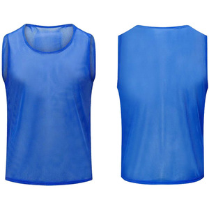 Gilet d'entraînement de <span class=keywords><strong>football</strong></span> numéros de logo personnalisé en stock bavoirs de <span class=keywords><strong>football</strong></span> réversibles activités de plein air jeu gilet d'entraînement de <span class=keywords><strong>football</strong></span> en maille - Product Image 3